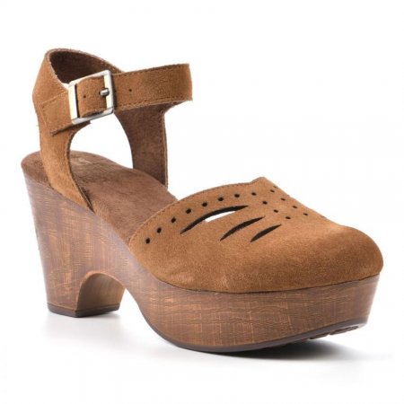 White Mountain Cassidy Heeled Clog-Chestnut Suede